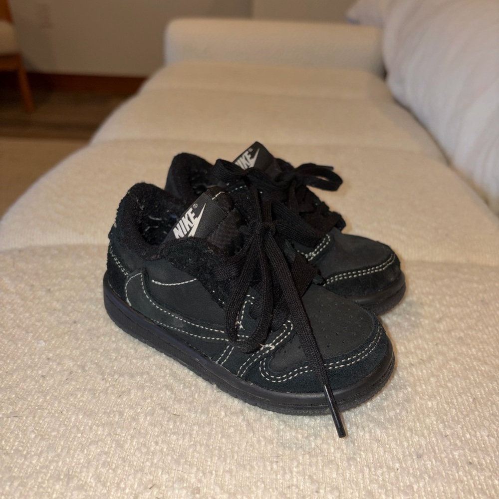 Nike black Travis Scott Jordan sneakers - Picture 5 of 5